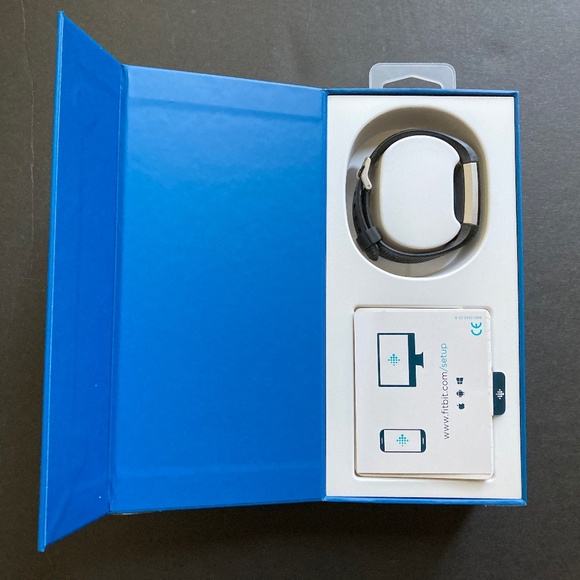 Fitbit Charge 2 Heart Rate & Fitness Wristband/Black Small/Extra Blue Band/EUC!! - Picture 3 of 6